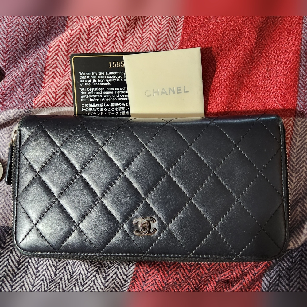 Chanel wallet